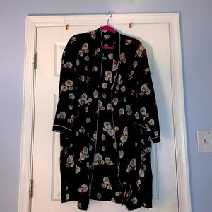 Zara velvet and satin robe 👘